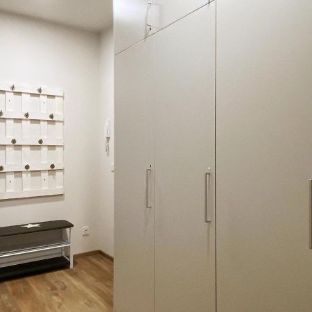 3 Kolory - Pokoje W Mieszkaniu Wspoldzielonym Warszawa Exteriör bild